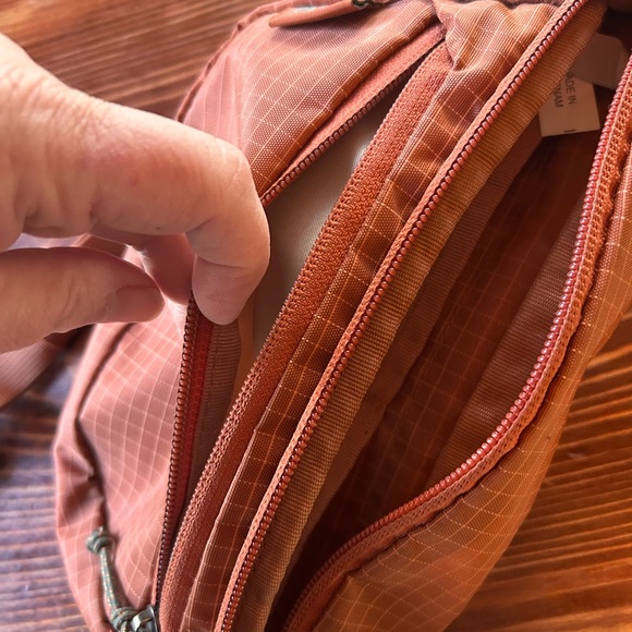 REI Terracotta Bag with Grid Pattern - Picture 4 of 8